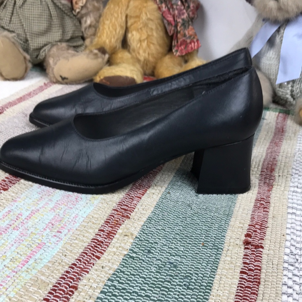 Classic Black Leather Block Heel Pumps